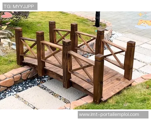 防腐木材在园林景观中的应用与维护技巧探讨